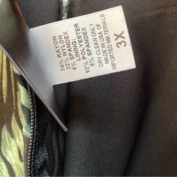 *altered* PUG 3X Floral Wiggle Dress - Picture 5 of 13